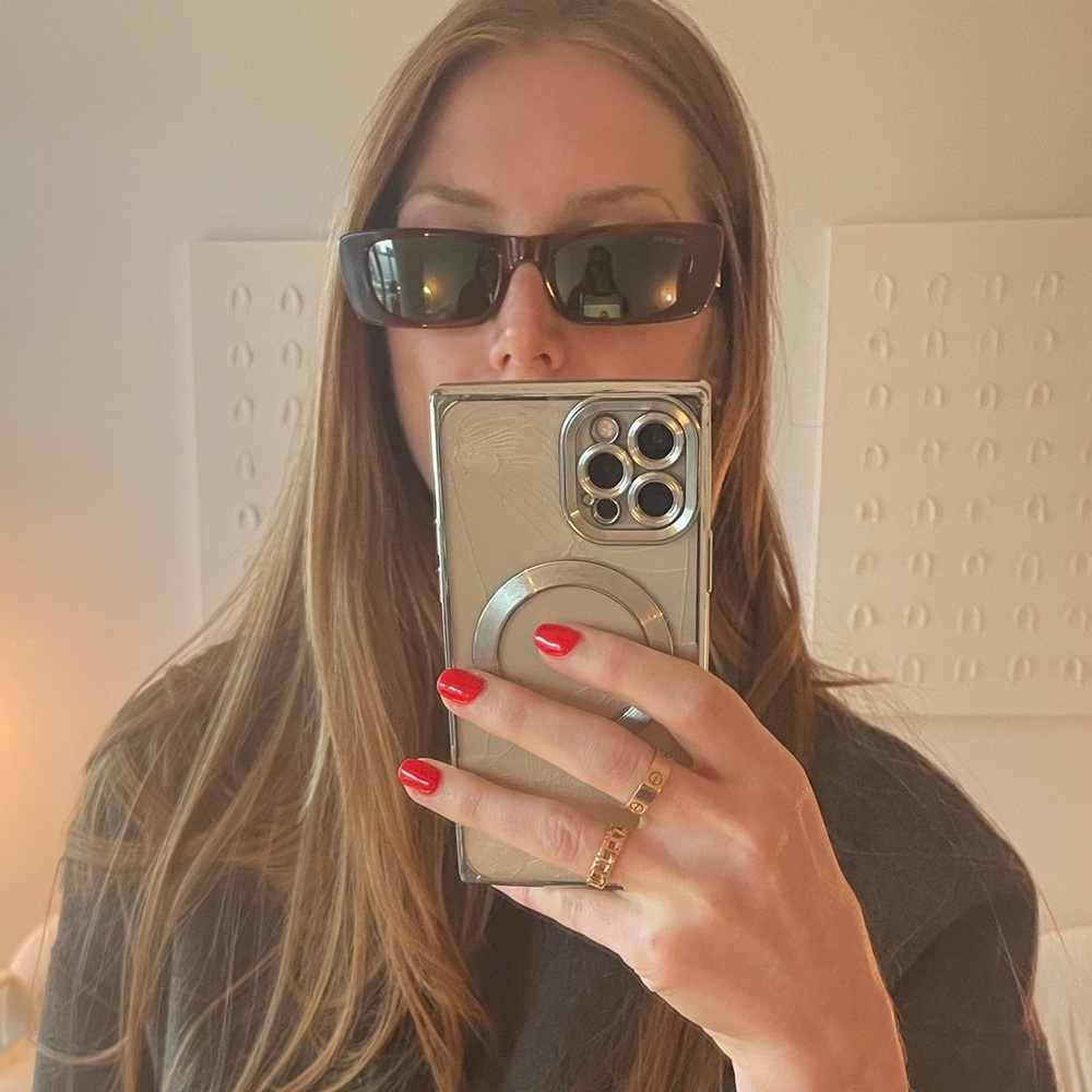 Gucci Black Rectangular Sunglasses for Women - Picture 4 of 11
